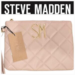 Steve Madden Diamond Quilted Logo Wristlet‎